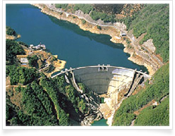 水力発電所の写真