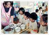 給食時間の写真