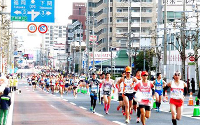 北九州の街を１万人超のランナーが力走！のイメージ