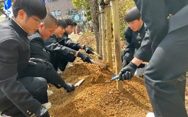 諫早中学校の生徒の皆さまと植樹活動を実施しました