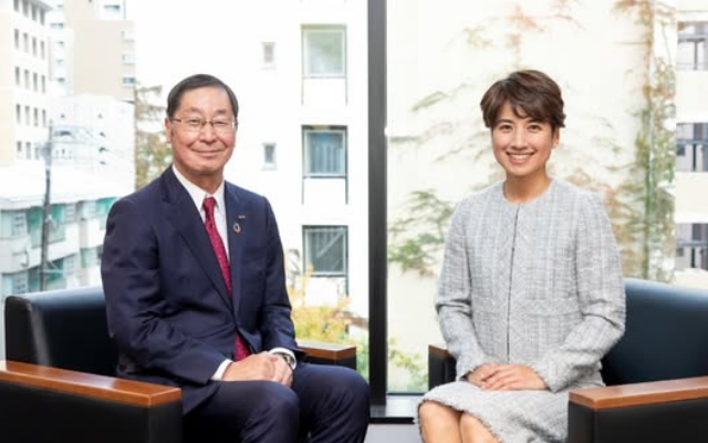 「日経電子版」にQTnet小倉社長とキャスター榎戸教子氏の対談記事が掲載されました