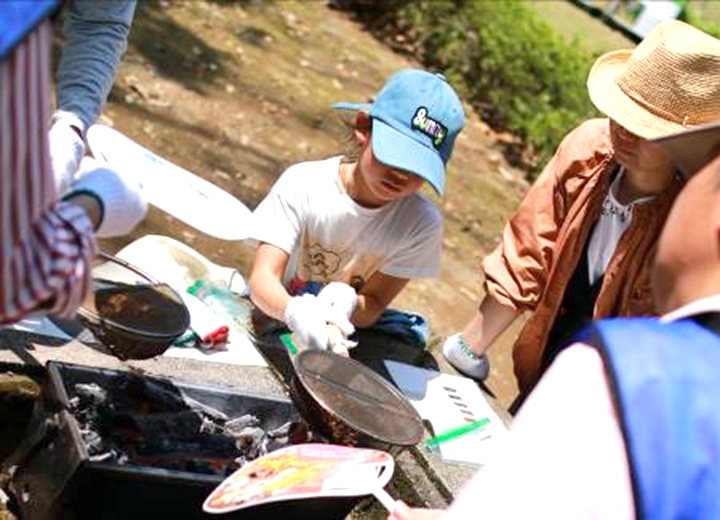 炭火焙煎カフェ 100円