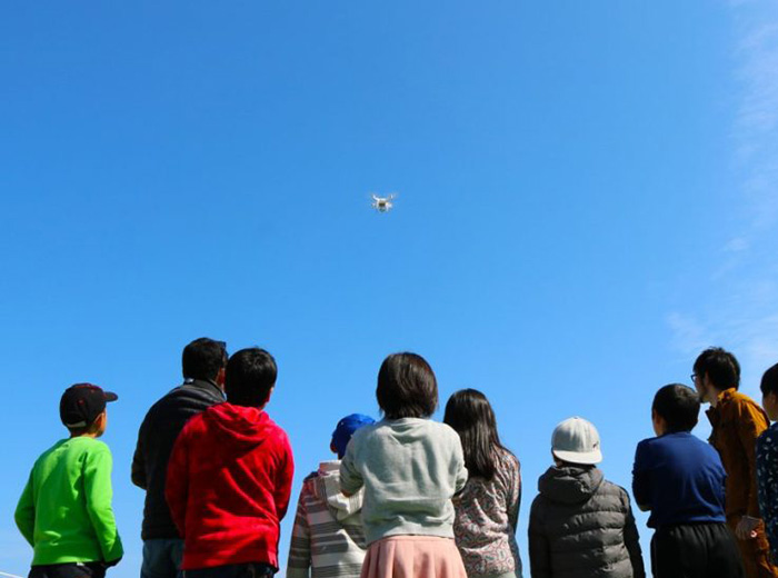 親子で楽しむドローン体験 100円