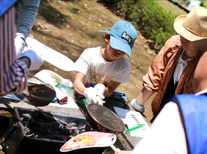 炭火焙煎カフェ 100円