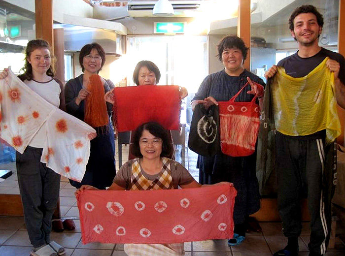 里山の技でオシャレに暮らそう・・・草木染 200円