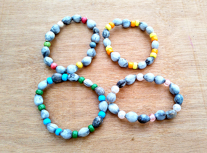 じゅず玉ブレスレット作り 100円