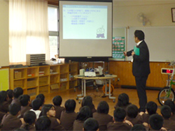 薩摩川内市立育英小学校出前授業の様子