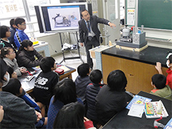 鹿児島市立八幡小学校出前授業の様子