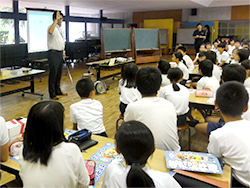 南さつま市立加世田小学校にて、出前授業