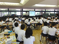 南さつま市立加世田小学校にて、出前授業