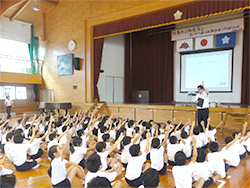 鹿児島市立田上小学校にて、出前授業