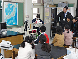 鹿児島市立八幡小学校にて出前授業