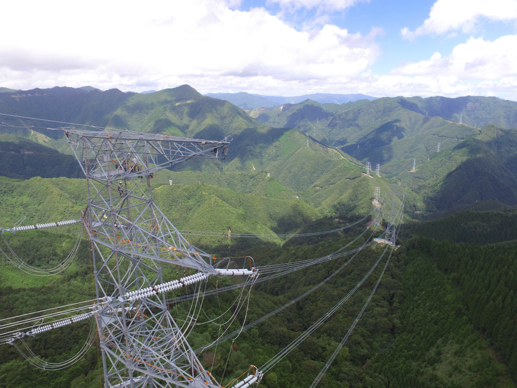 九州電力株式会社十年史 九州電力株式会社十年史 九州電力株式会社十年史
