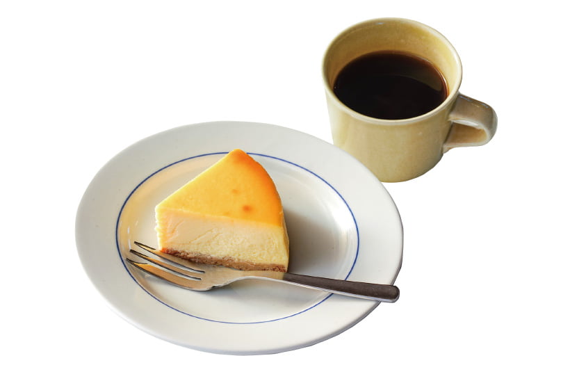 ベイクドチーズケーキ ハンドドリップコーヒーの写真