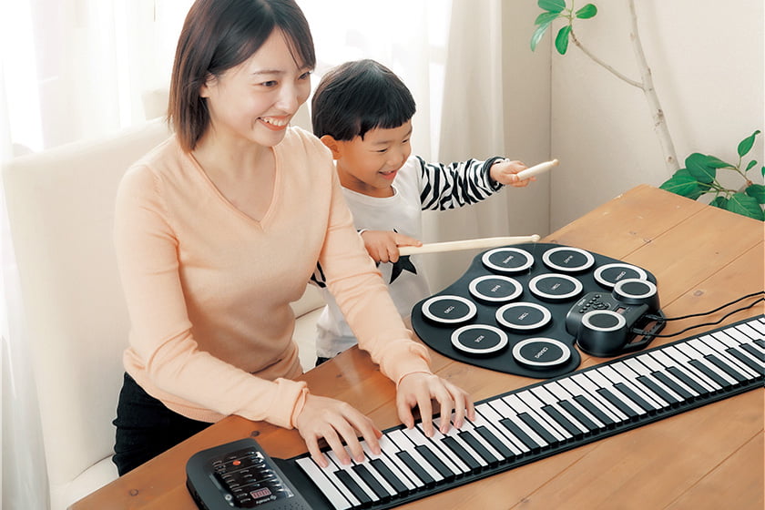SMALY 電子ピアノ ロールアップピアノ61鍵盤 Bluetooth付きロールアップドラム９パッドの写真