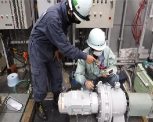 電動機の点検作業