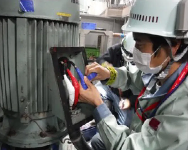 電動機の結線作業