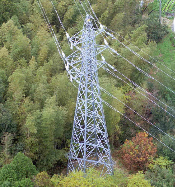 ローカル送電線の写真