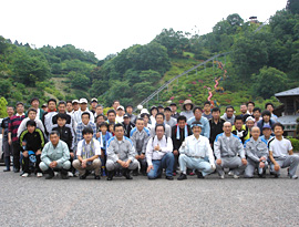 高取山公園での植樹活動の様子