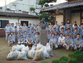 森鴎外旧居除草作業と屋内配線点検作業の様子