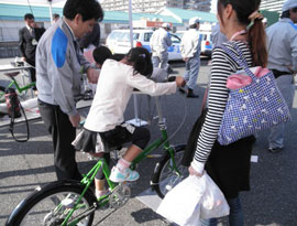 自転車発電コーナーの様子