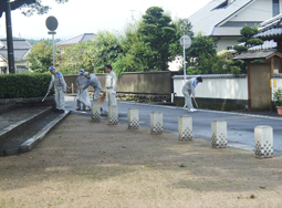 「水郷ひた」の清掃活動の様子