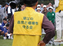 糸島市の深江海岸清掃活動の様子