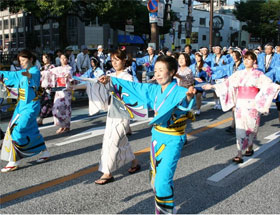 「百万踊り」で心をひとつに！