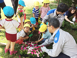 植栽活動の写真