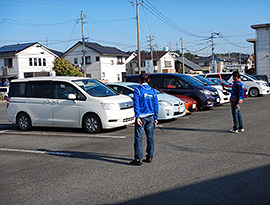 駐車場整理の様子