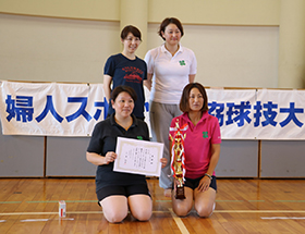 優勝チーム「コメット」集合写真