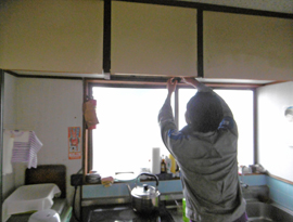 照明器具の清掃の写真