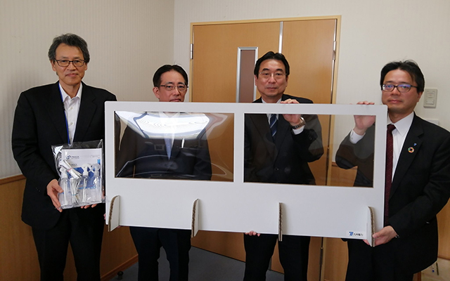 長崎県こども医療福祉センターさまに飛沫対策のパーテーションを寄贈しましたのイメージ