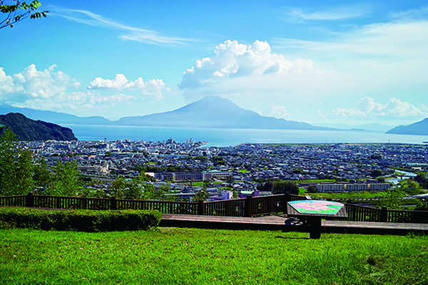 桜島のお膝元で発展を続ける姶良市の写真