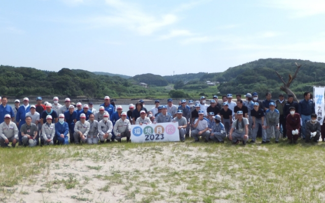 長崎県松浦市大崎海水浴場の清掃を行いました！のようす