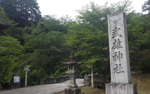 「こらぼらQでんeco」の取組み　武雄市「武雄神社」環境保全活動のようす
