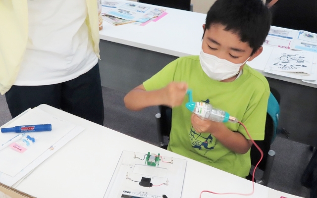 2023年度エネルギー探検隊始動！「暮らしの中の電気と電気の作り方」について学ぼうのようす