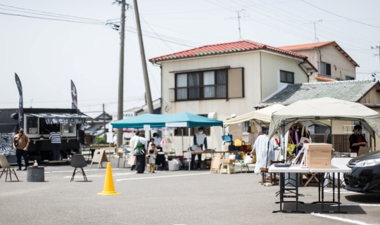 交流施設「わ」の建設予定地でテストマーケティングを行いました。の写真