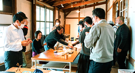事業開始に向けて、商品開発を進めています！の写真