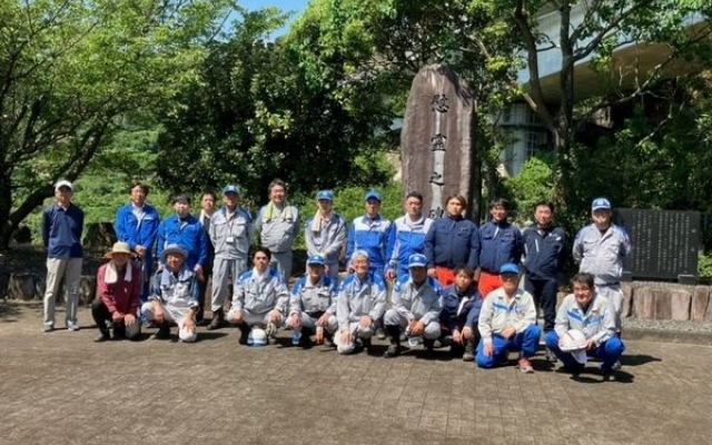 鹿児島県出水市で「針原慰霊碑清掃」を行いました