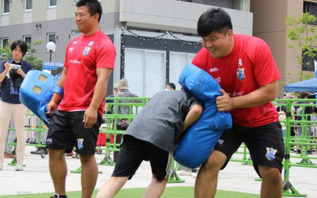 佐賀駅前交流広場で「Fan・Fun・Familyスポーツフェスタ」を開催しました
