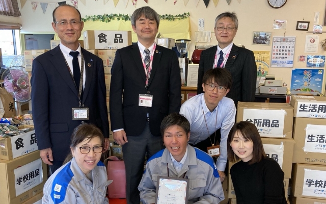 こども食堂への支援物資　贈呈式」を行いました