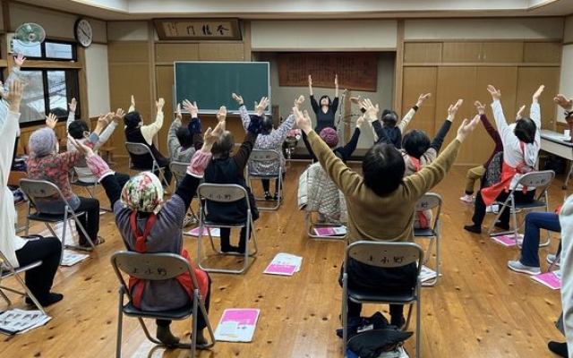 公共活動団体に食料と飲料水を寄贈しましたの様子