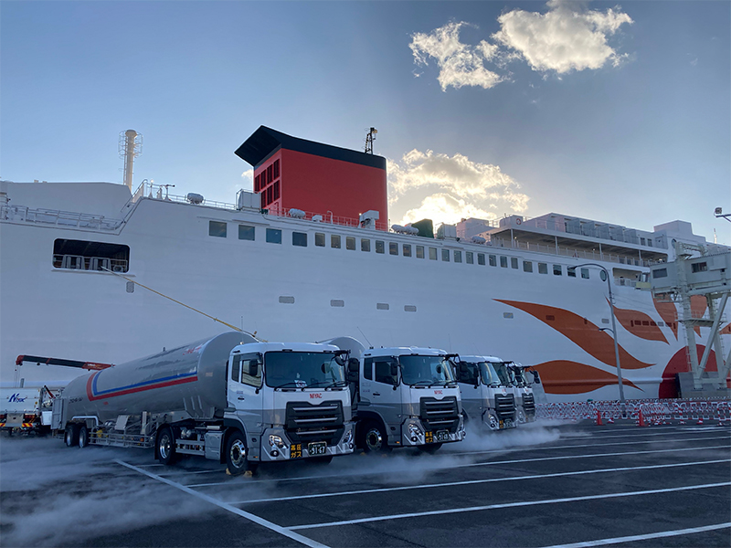 LNG fuel being supplied by four tank trucks and skid