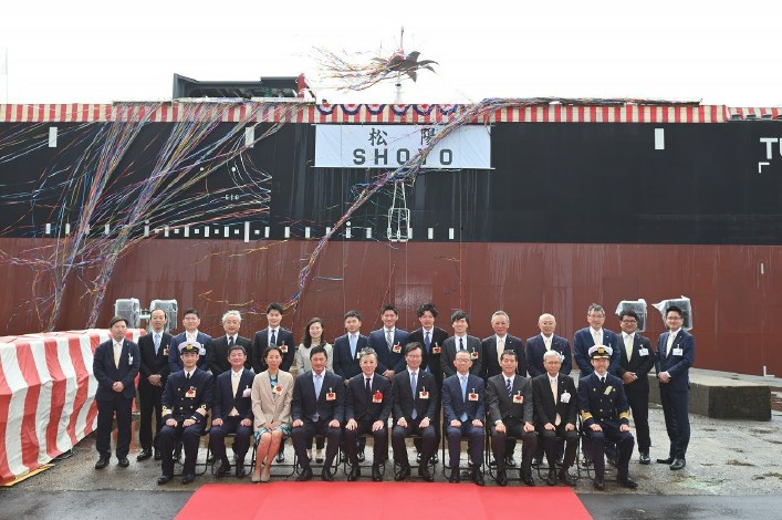 命名式の写真（6月26日 株式会社大島造船所香焼工場にて）