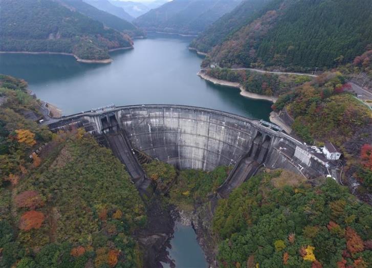 水力発電所の維持管理[上椎葉発電所]（宮崎県）の写真