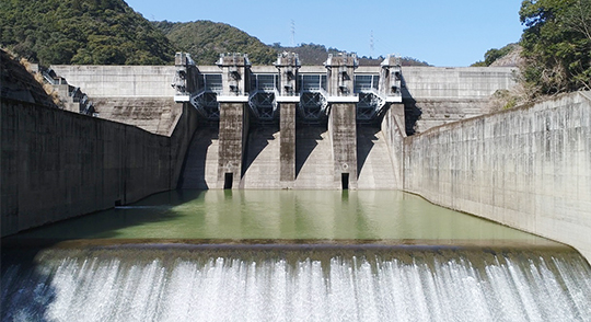 石河内ダムの写真
