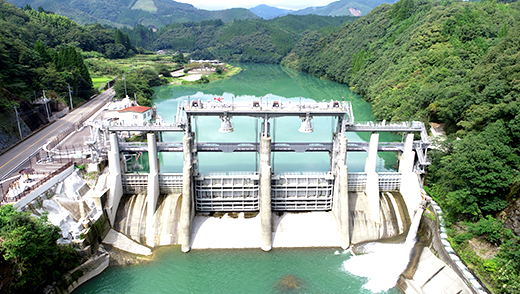 西郷ダムの写真