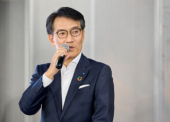 画像：社長記者会見