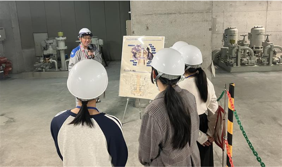リケジョ育成プロジェクトの様子（当社施設見学）